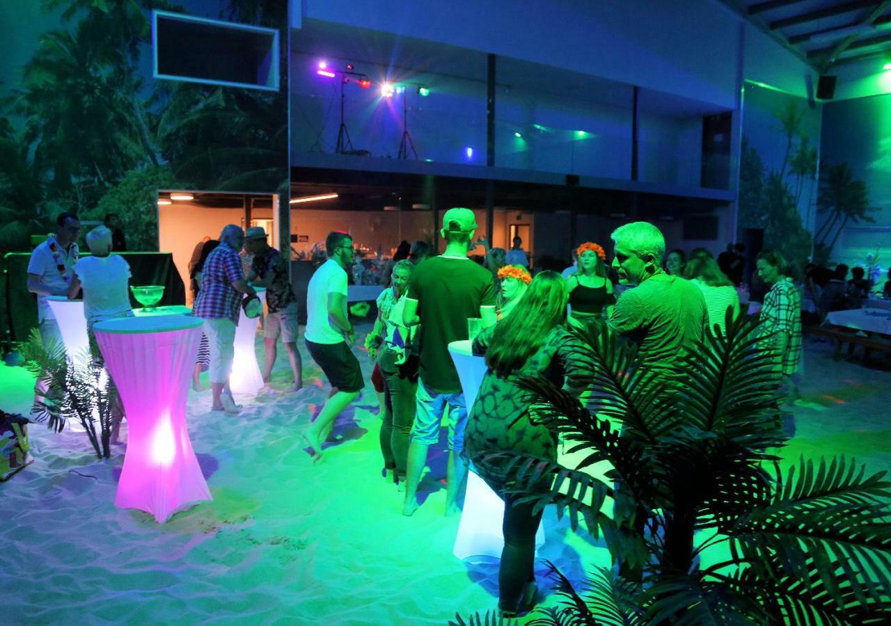 Beachin - Sport, Events, Hotel, Restaurant, Bar Ins Екстериор снимка
